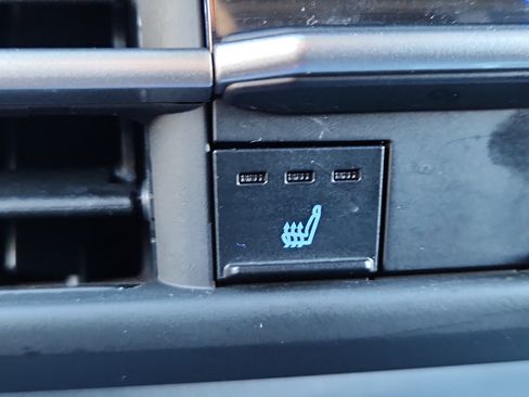Certified 2022 Toyota Sienna XSE AWD/4WD image 23