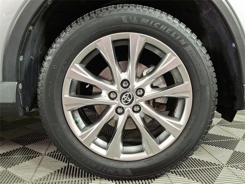 Used 2017 Toyota RAV4 Limited image 11