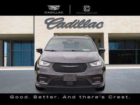 Used 2025 Chrysler Pacifica Limited FWD image 7