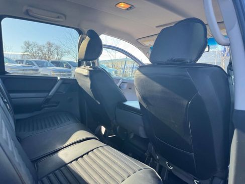 Used 2009 Nissan Titan SE w/ SE Drivers Convenience Pkg image 15