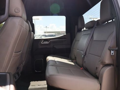 Used 2024 Chevrolet Silverado 1500 LT AWD/4WD image 7