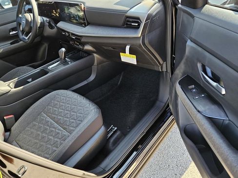 New 2026 Nissan Kicks SV image 5