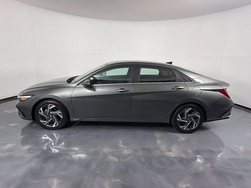 Used 2025 Hyundai Elantra SEL FWD image 7