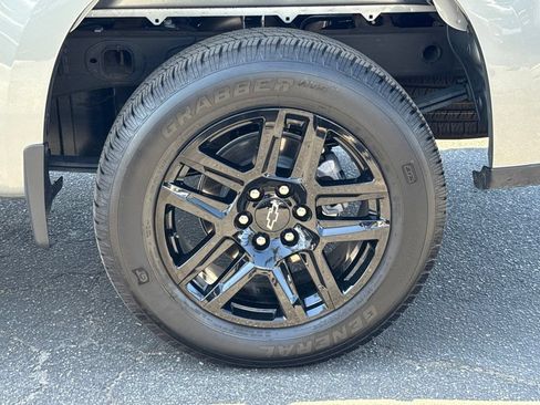 Used 2025 Chevrolet Silverado 1500 Custom RWD image 22