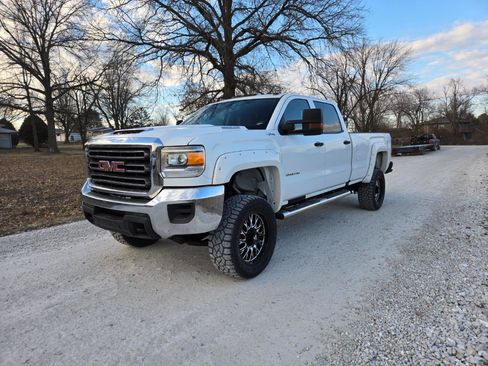 Used 2019 GMC Sierra 2500 4x4 Crew Cab image 1