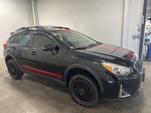 Used 2016 Subaru Crosstrek 2.0i Limited image 3