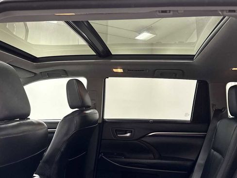 Used 2015 Toyota Highlander Limited Platinum image 24