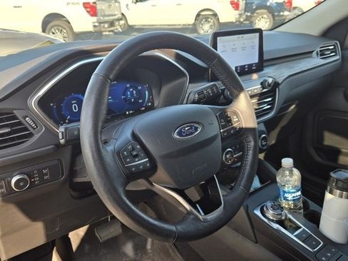 Used 2020 Ford Escape Titanium image 7