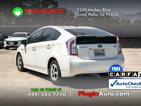 Used 2012 Toyota Prius Three w/ Preferred Accessory Pkg FWD image 3