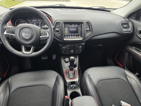 Used 2019 Jeep Compass Trailhawk image 15