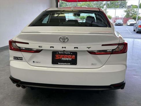 Certified 2026 Toyota Camry SE w/ Convenience Package FWD image 4