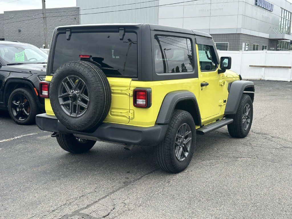 Used 2024 Jeep Wrangler Sport AWD/4WD image 4