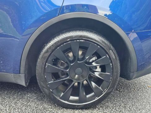Used 2023 Tesla Model Y AWD image 19
