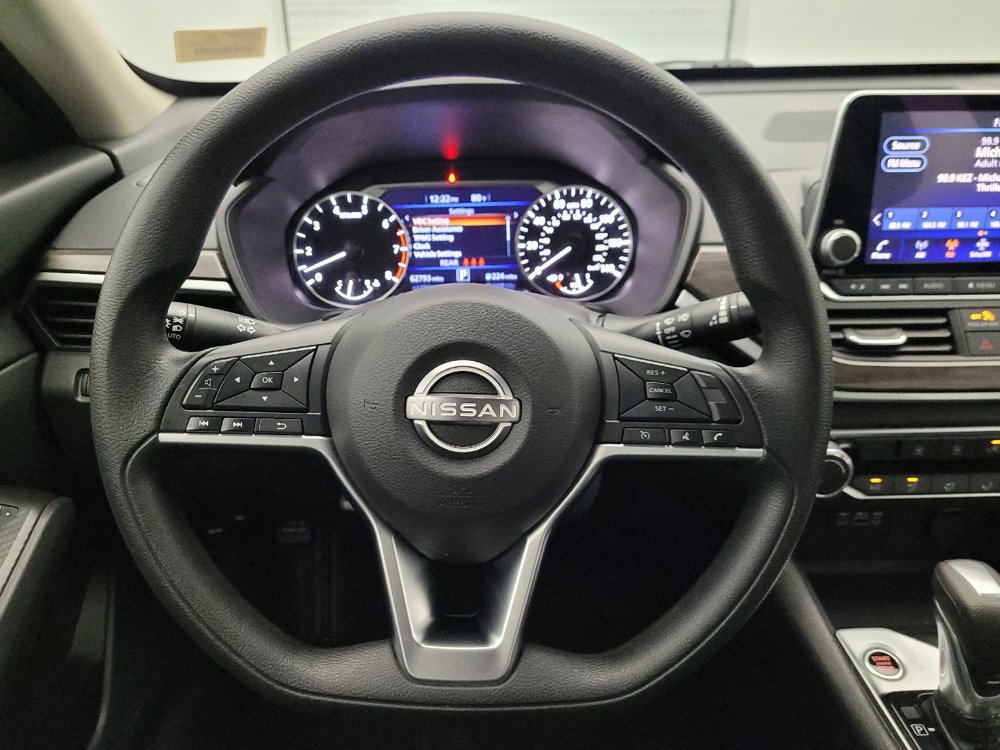 Used 2025 Nissan Altima 2.5 SV FWD image 22