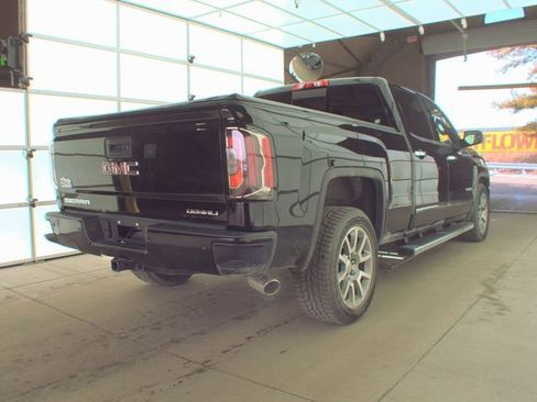 Used 2018 GMC Sierra 1500 Denali image 2