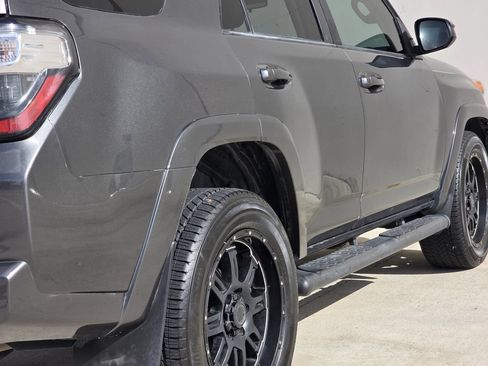 Used 2018 Toyota 4Runner SR5 RWD image 38