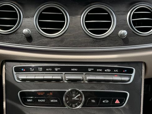 Used 2019 Mercedes-Benz E 300 image 22