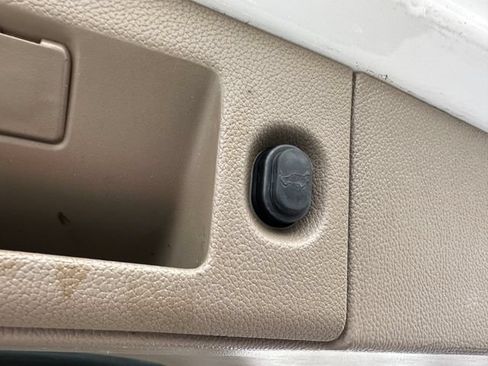 Used 2018 Chevrolet Tahoe LT RWD image 36