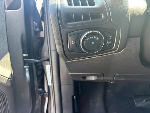 Used 2014 Ford Focus SE FWD image 11