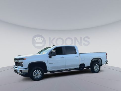Used 2025 Chevrolet Silverado 2500 LT w/ Convenience Package AWD/4WD image 8