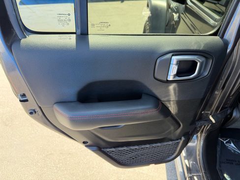 Used 2019 Jeep Wrangler Unlimited Rubicon AWD/4WD image 18