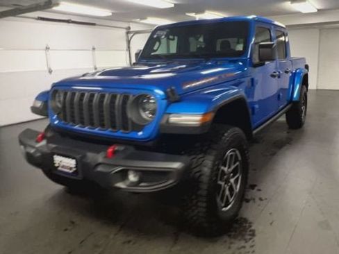 Used 2025 Jeep Gladiator Rubicon AWD/4WD image 4