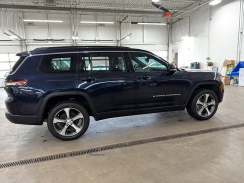 Used 2024 Jeep Grand Cherokee L Limited image 4