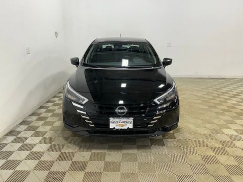 Used 2025 Nissan Versa S w/ Trunk Package image 2