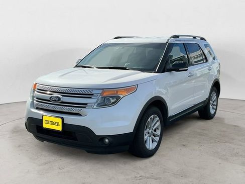 Used 2013 Ford Explorer XLT image 1