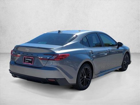 Used 2026 Toyota Camry SE FWD image 5