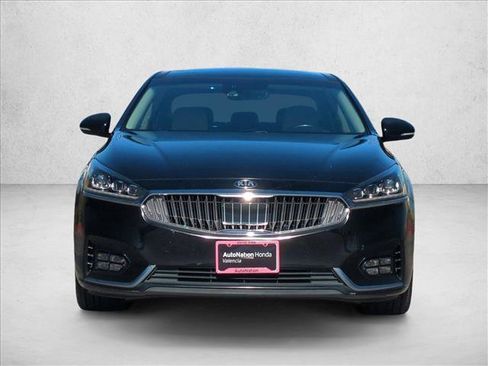 Used 2017 Kia Cadenza Technology image 2