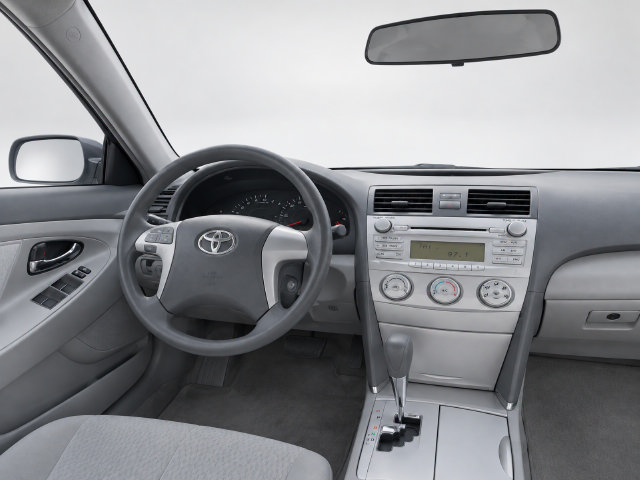 Used 2011 Toyota Camry LE FWD image 23