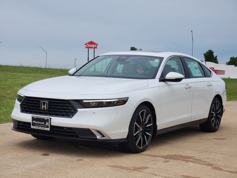 New 2026 Honda Accord Touring image 2