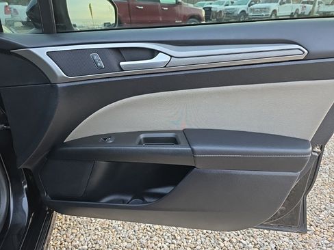 Used 2019 Ford Fusion S image 21