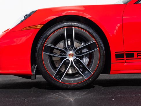 Used 2025 Porsche 911 Carrera RWD image 21