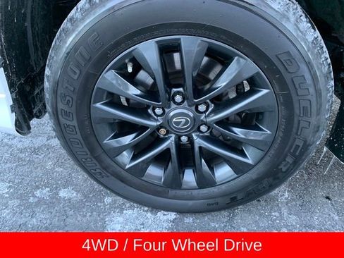 Used 2023 Lexus GX 460 Premium w/ Premium Package image 10