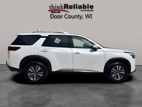Used 2025 Nissan Pathfinder SL AWD/4WD image 6