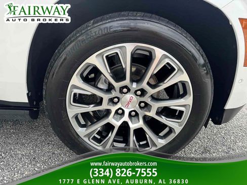 Used 2025 GMC Yukon Denali w/ Denali Reserve Package AWD/4WD image 37