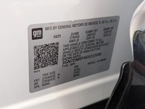 Used 2025 Chevrolet Equinox EV LT w/ Convenience Package II FWD image 37