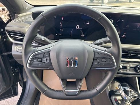Used 2024 Buick Envista Sport Touring w/ Convenience II Package FWD image 12