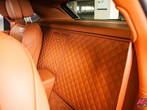 Used 2017 Bentley Bentayga image 32