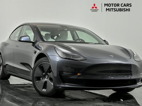 Used 2023 Tesla Model 3 Standard Range RWD image 1