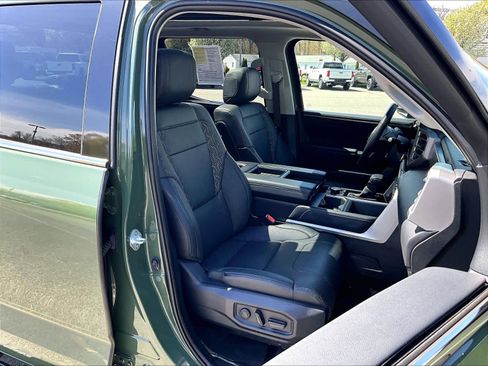 Used 2022 Toyota Tundra Limited w/ TRD Off-Road Package AWD/4WD image 11