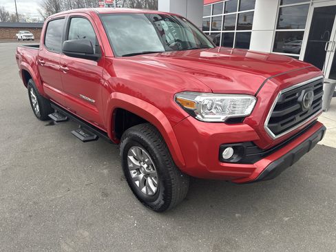 Used 2019 Toyota Tacoma SR5 image 2
