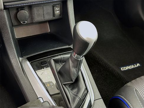 Used 2017 Toyota Corolla SE image 14