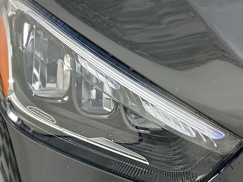 Used 2024 Mercedes-Benz GLE 350 4MATIC image 9