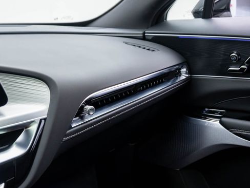 Certified 2025 Cadillac Lyriq Luxury w/ LPO, Floor Liner Package image 33