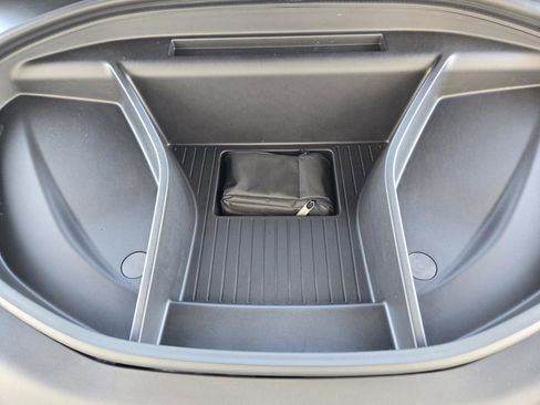 New 2025 Volvo EX90 Plus w/ Protection Package Premier image 27