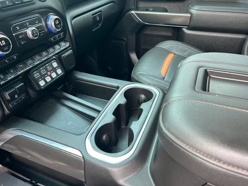 Used 2021 GMC Sierra 2500 AT4 w/ AT4 Premium Plus Package AWD/4WD image 16