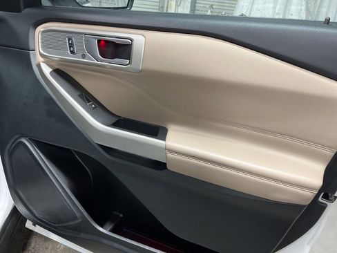 Used 2023 Ford Explorer Limited image 10